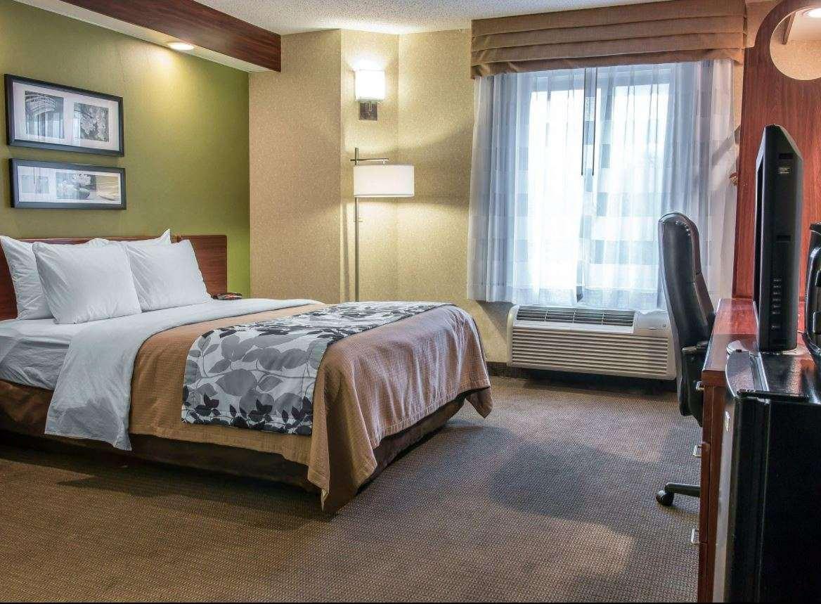 Baymont By Wyndham Flat Rock Hotel Екстериор снимка