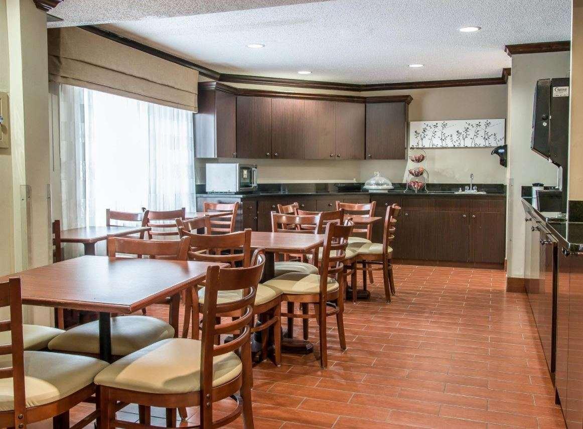 Baymont By Wyndham Flat Rock Hotel Екстериор снимка