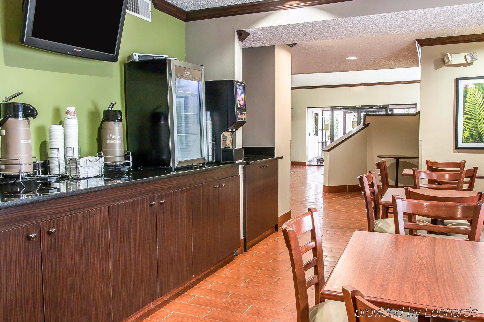 Baymont By Wyndham Flat Rock Hotel Екстериор снимка
