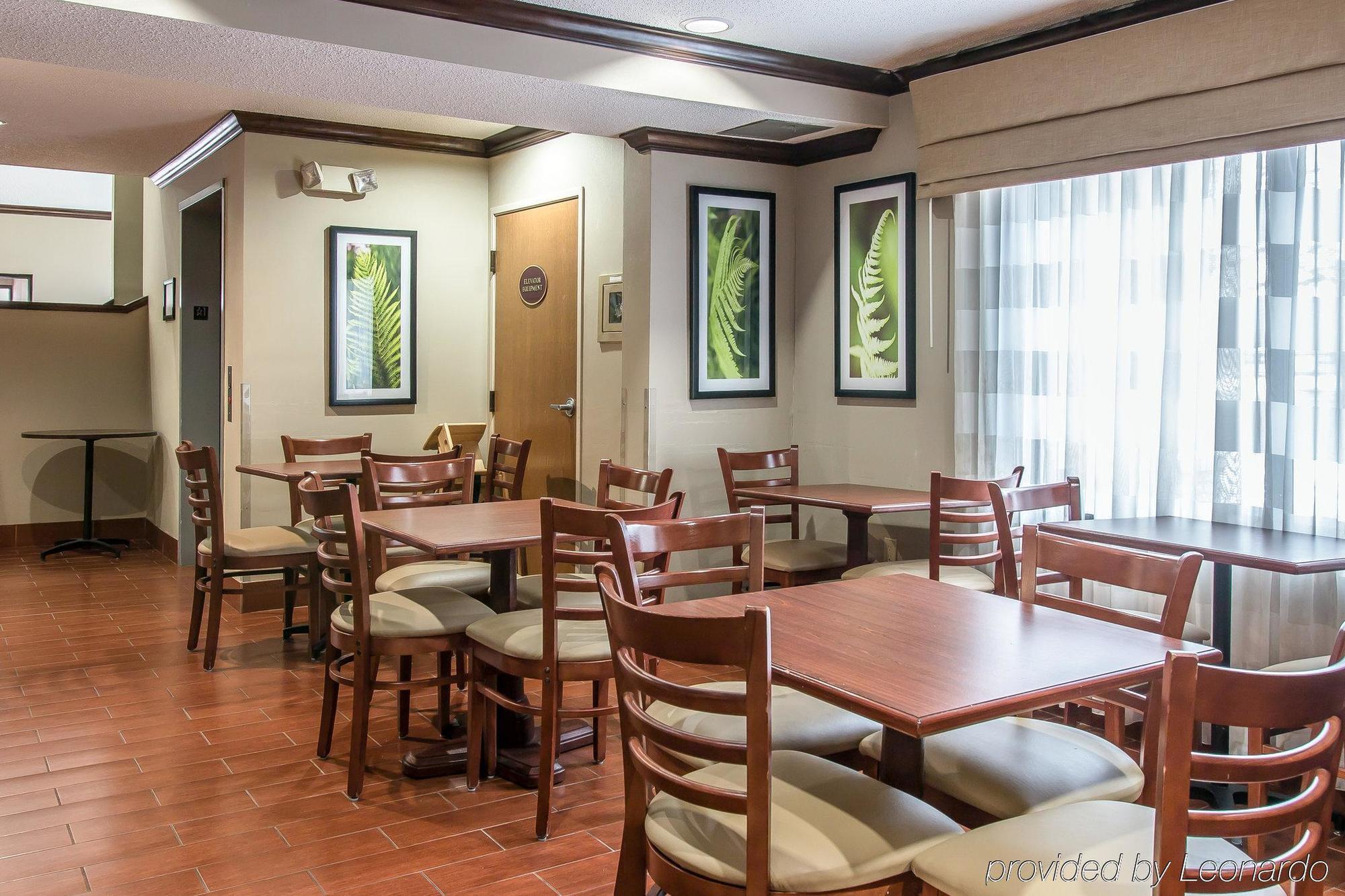 Baymont By Wyndham Flat Rock Hotel Екстериор снимка