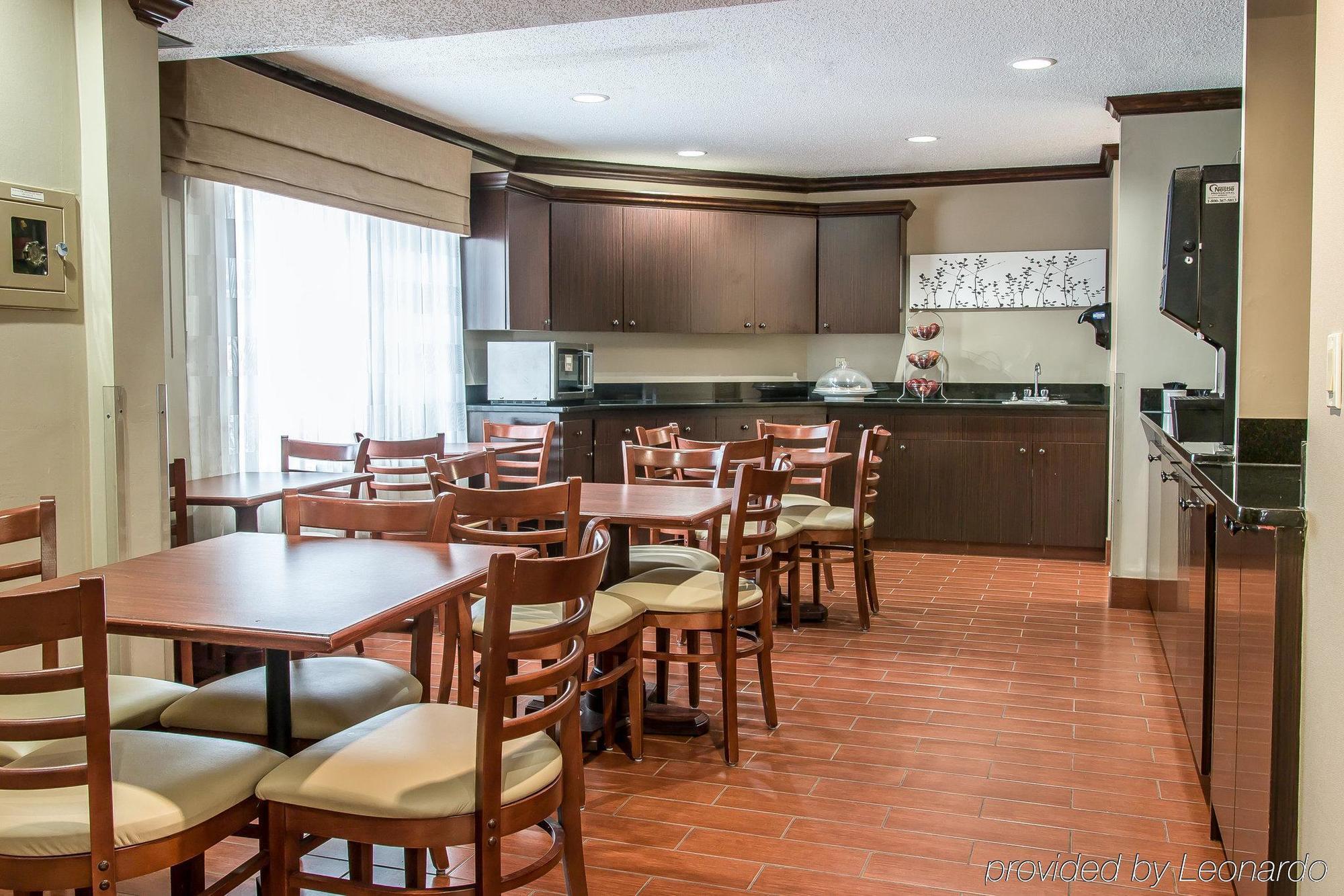 Baymont By Wyndham Flat Rock Hotel Екстериор снимка