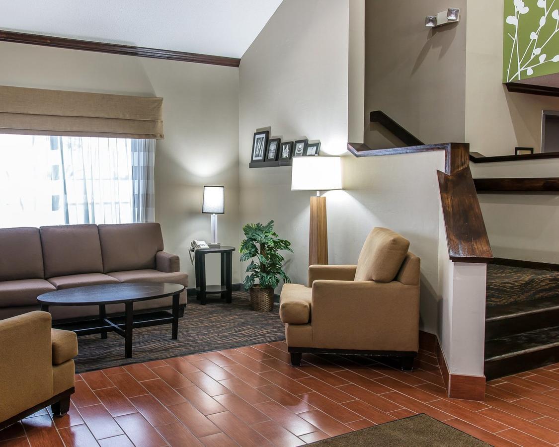 Baymont By Wyndham Flat Rock Hotel Екстериор снимка
