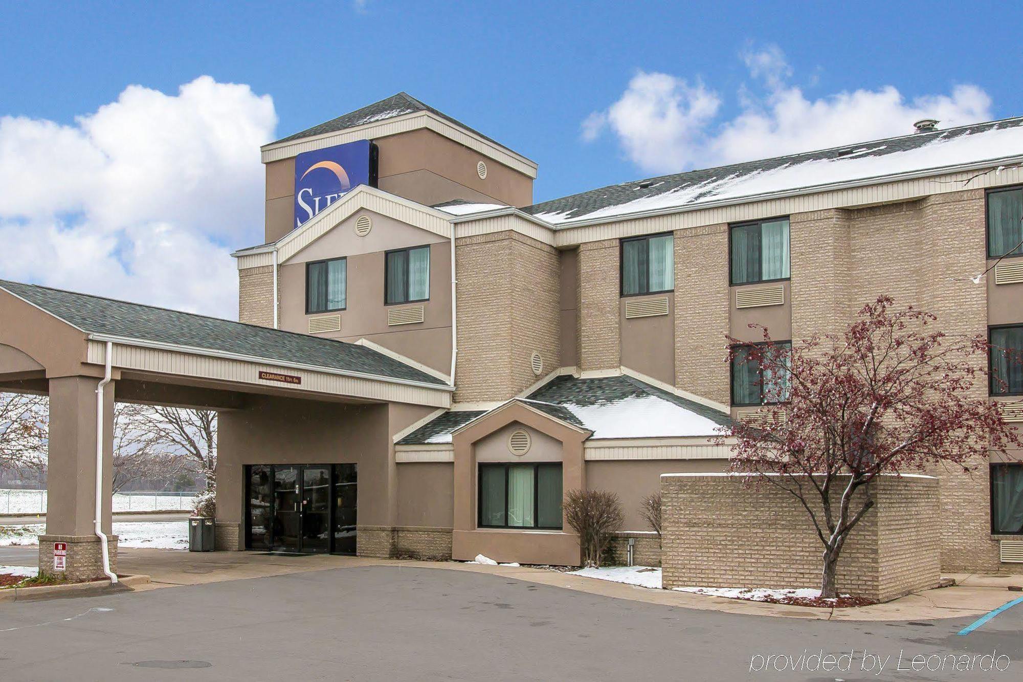 Baymont By Wyndham Flat Rock Hotel Екстериор снимка